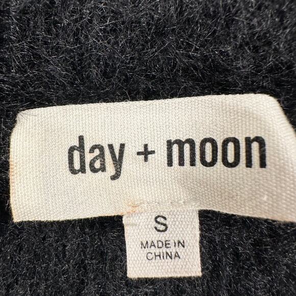 Day + Moon Fuzzy Cropped Sweater Top Size Small Black Short Puff Sleeve Crew Nec - Picture 4 of 9